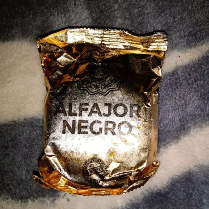 photo of Felices Las Vacas Alfajor Negro shared by @belveg on  07 Nov 2020 - review