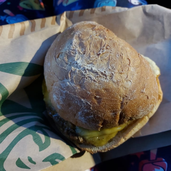 photo of Starbucks Beyond Meat Breakfast Sandwich shared by @skito1987 on  02 Feb 2022 - review