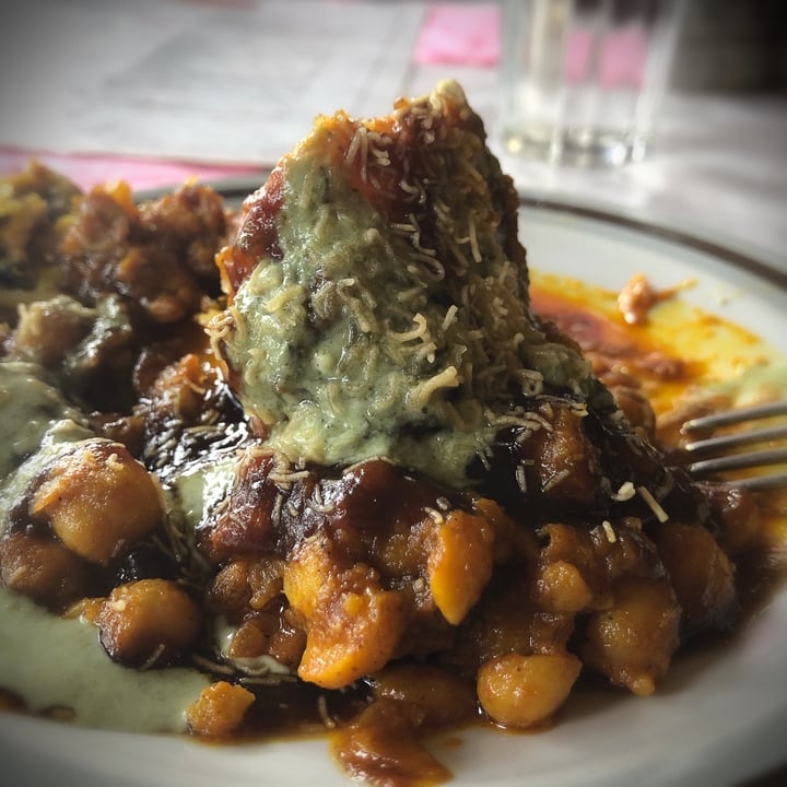review photo of Krishna Pait Pooja Samosa chaat shared by @robopig on 06 Mar 2020 - review