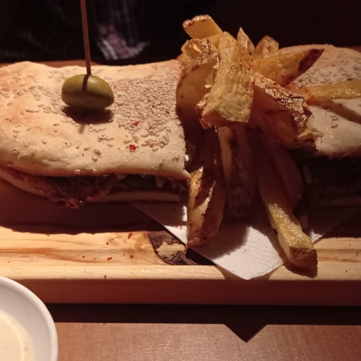 review photo of APOLO Bar Multiespacio Choripán vegano shared by @marcesalas on 23 Apr 2022 - review