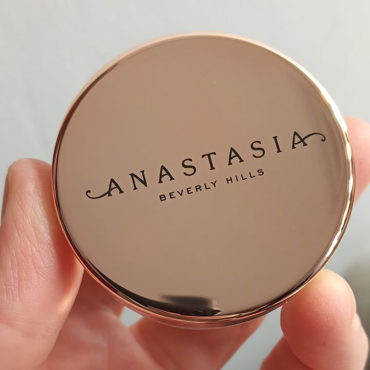 photo of Anastasia Beverly Hills Cera en gel para cejas shared by @rominacon on  30 Sep 2021 - review