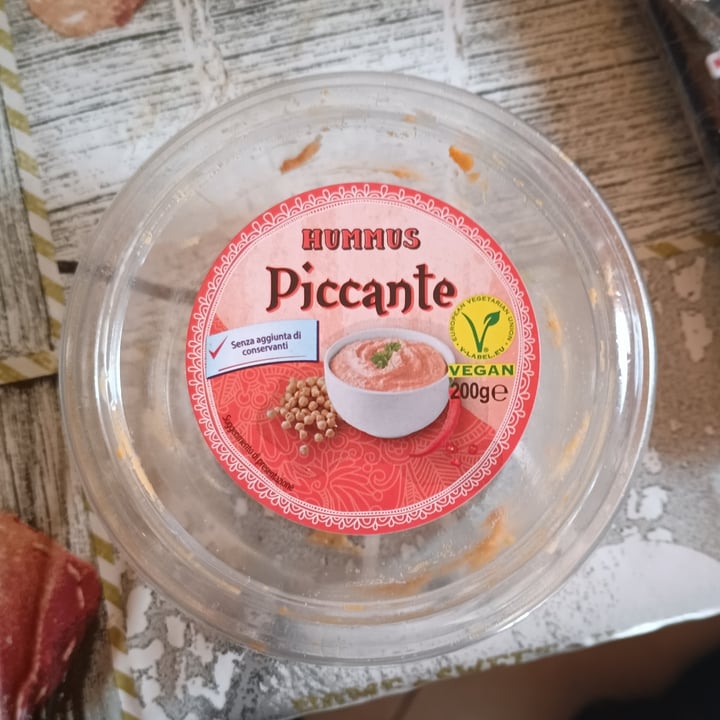 photo of ALDI Hummus piccante shared by @saruk87 on  13 Jun 2022 - review