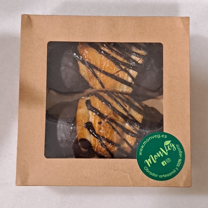 review photo of Monveg Croissant Relleno De Chocolate shared by @jaioselene on 28 Dec 2021 - review