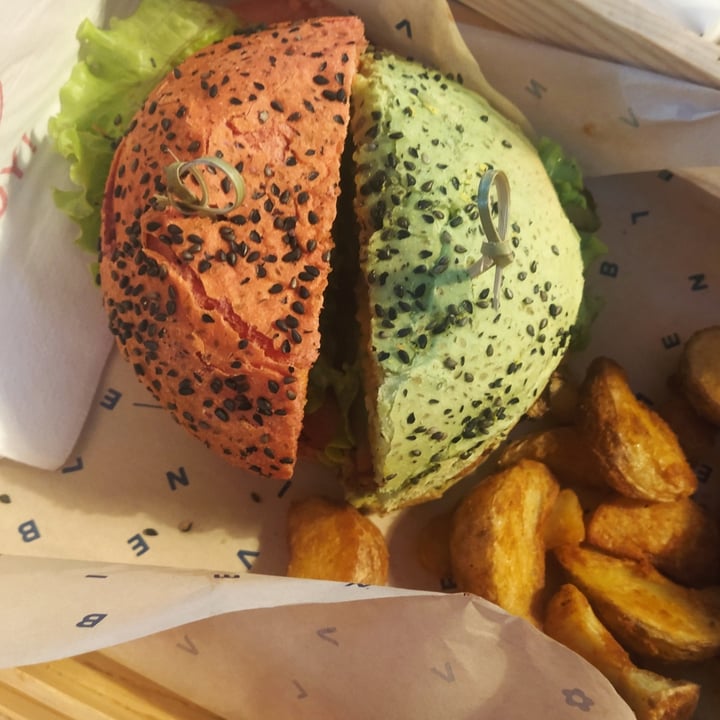photo of Flower Burger Coccinella burger shared by @giupa on  25 Jul 2022 - review
