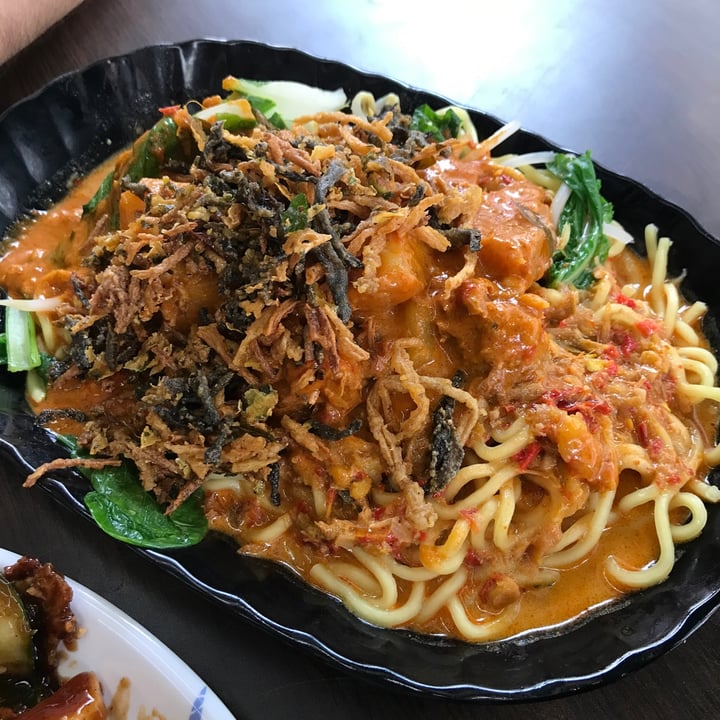 photo of Yi Xin Vegetarian Chicken Curry Noodles shared by @ziggyradiobear on  09 Jul 2022 - review