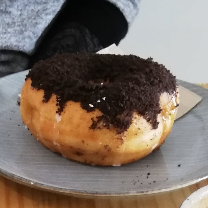 photo of Delish Vegan Doughnuts Cookie Butter Oreo Donut shared by @grumpyvegan on  23 May 2021 - review