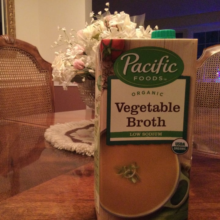 photo of Pacific Foods Organic Vegetable Broth Low Sodium shared by @jayceemonterio on  31 Dec 2020 - review