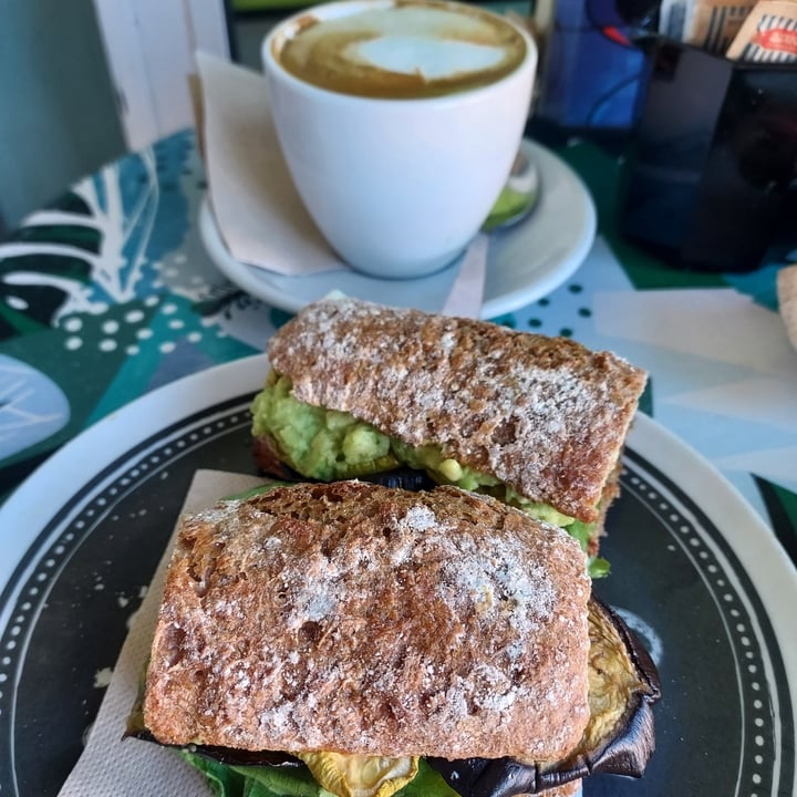 photo of Cecicafe bocata vegano shared by @extremoyduro on  24 Sep 2022 - review