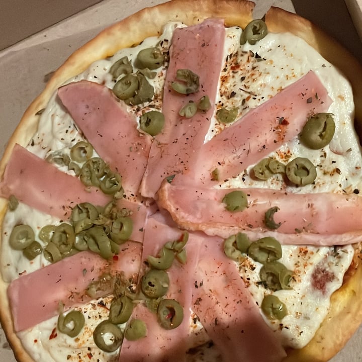 photo of Futuro veggie Pizza De Jamón Vegano shared by @unavegana on  26 Feb 2022 - review