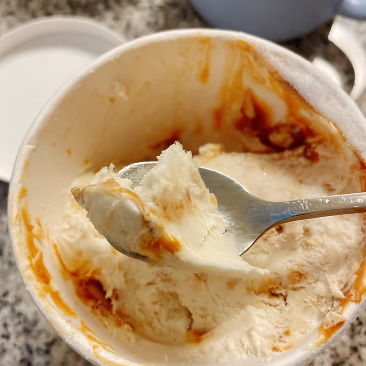 review photo of Van Leeuwen Oat Milk Caramel Cookie Ice Cream shared by @even on 22 Mar 2022 - review