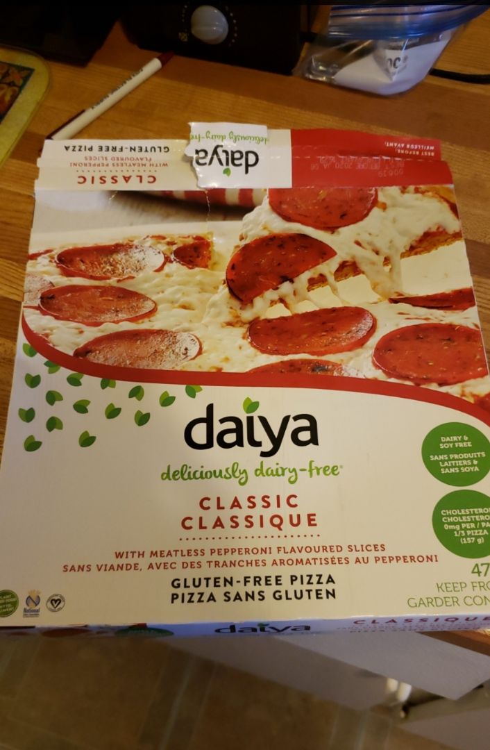 photo of Daiya Meatless Meat Lover’s Pizza shared by @kayzie on  02 Mar 2020 - review