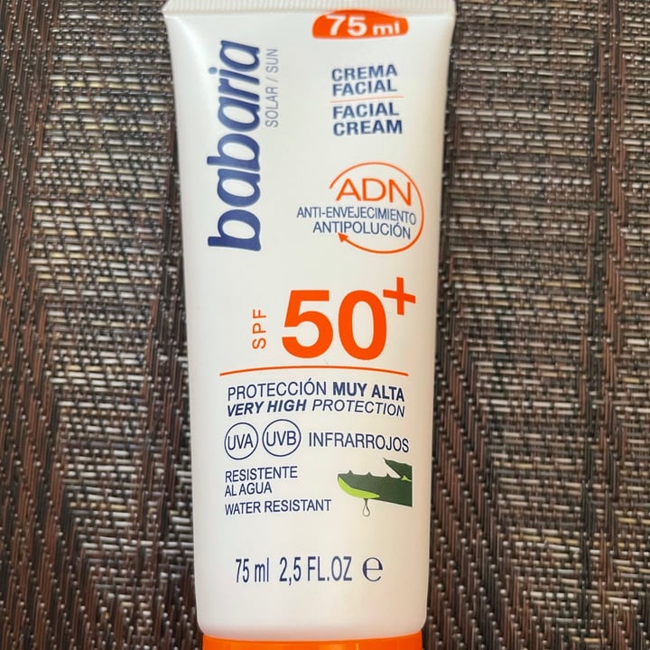 photo of Babaria Bio  Protección solar 50 cara y escote antimanchas y antiarrugas shared by @murielbrewriel on  22 Jul 2021 - review