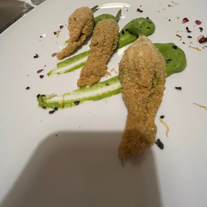 review photo of Amaryllis Bistrot and Restaurant Fiori di zucca ripieni shared by @ccarlotta on 29 Nov 2021 - review
