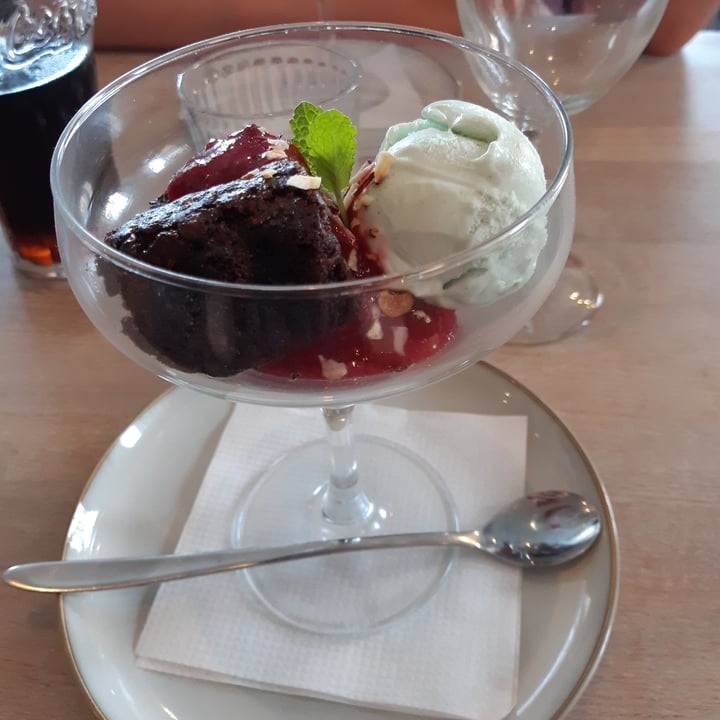 photo of Miss Dot Brownie With Ice Cream And Rashberry Sauce shared by @dinesen on  20 Jul 2022 - review