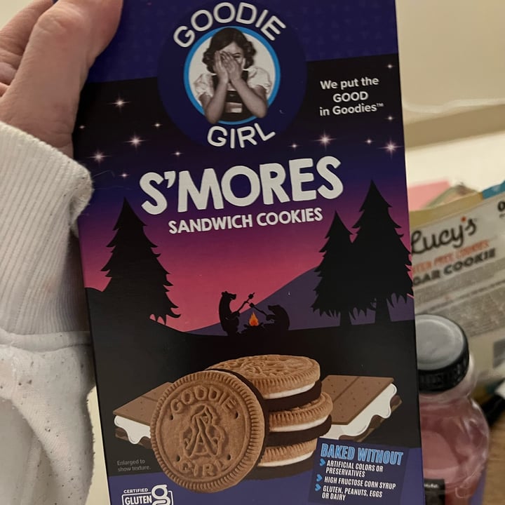 photo of Goodie girl S’mores Sandwich Cookie shared by @chubbyvegan41 on  26 Jan 2022 - review