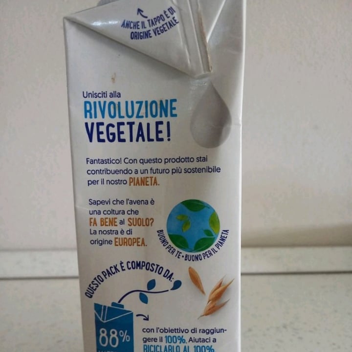 photo of Alpro Shhh...Questo Non è Latte (CLASSICO) shared by @smilee on  11 Oct 2022 - review