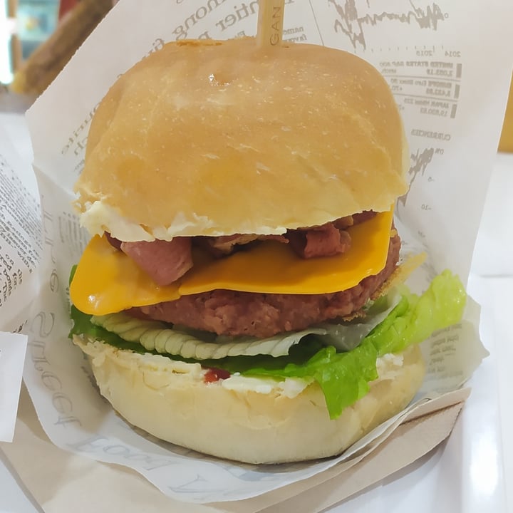 photo of iVeganEAT! Bacon Cheese Burger shared by @ilariabonfanti on  18 Jun 2022 - review