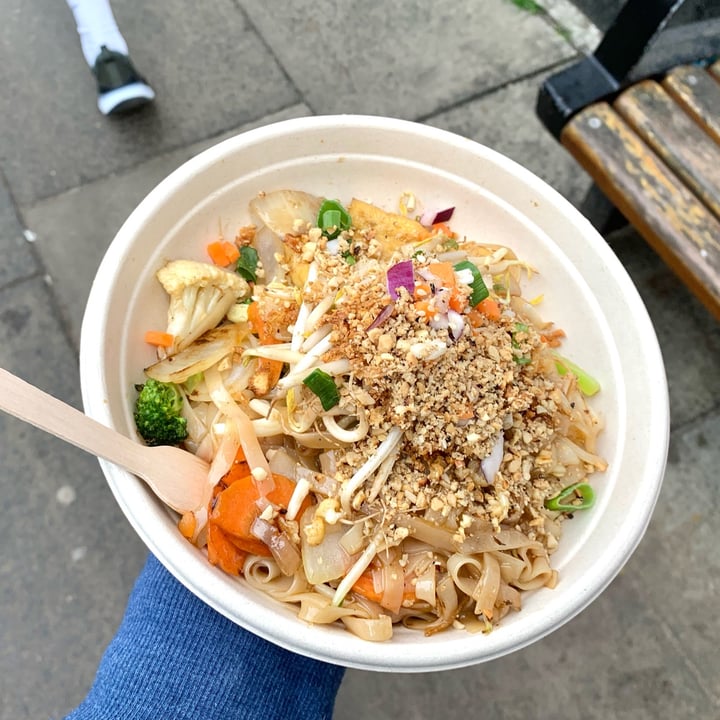 photo of NaNa Noodles bar Pad Thai With Veg And Tofu shared by @vegpledge on  17 Apr 2022 - review