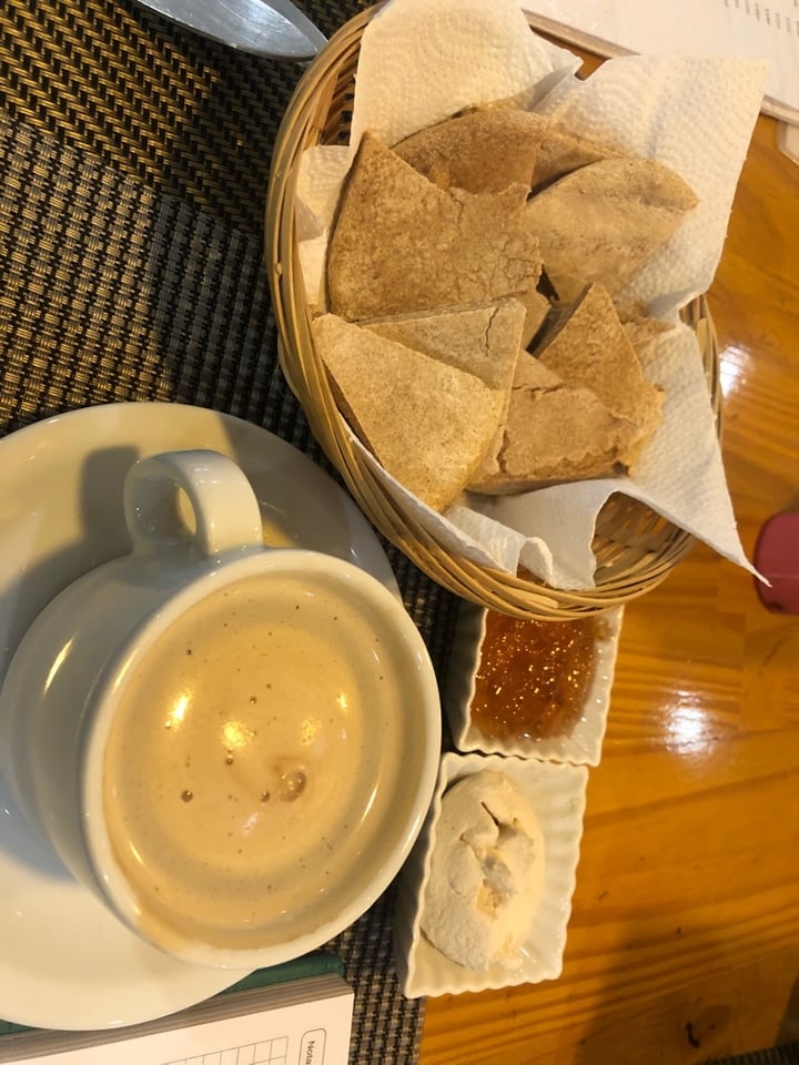 photo of Raslok Cafe Con Leche Vegetal Con Tostadas Con Queso De Caju Y Mermelada shared by @kekorosen on  26 Dec 2019 - review