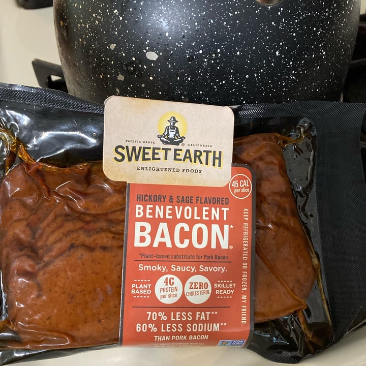 photo of Sweet Earth Benevolent Bacon Hickory & Sage Smoked Seitan Bacon shared by @aprilrain on  26 May 2022 - review