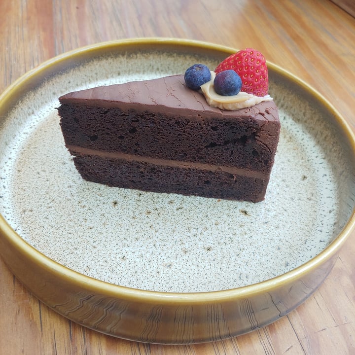review photo of Genius Central Singapore Vegan chocolate mud cake shared by @vegananu on 05 May 2021 - review