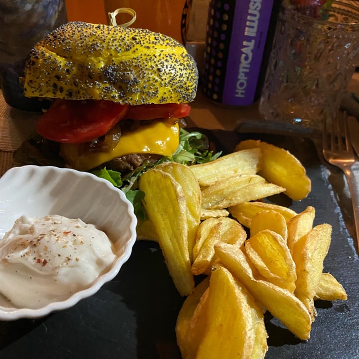 photo of Il Pangolino - Vegan Bistrot Beoynd Burger shared by @alecucinandoveg on  10 Dec 2021 - review