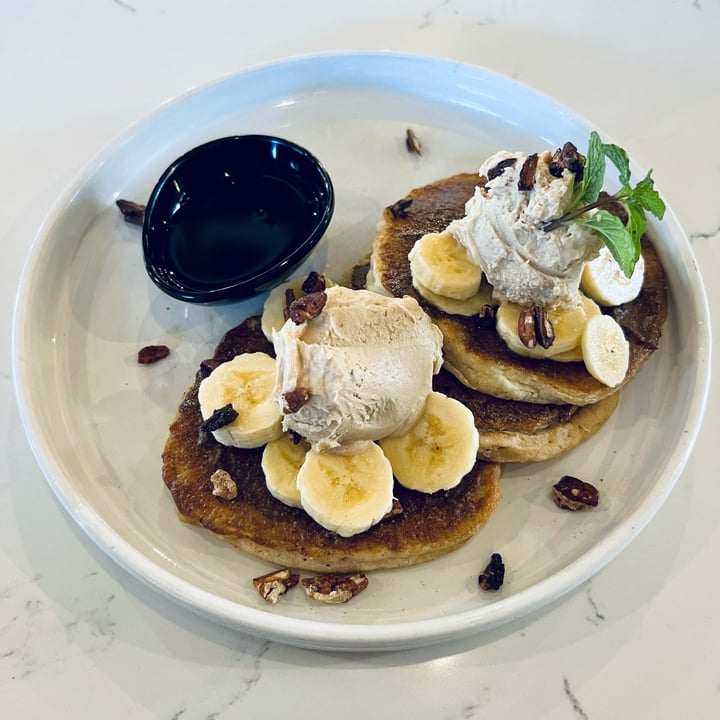 photo of La coco C Buckwheat Pancakes With Peanut butter & Coconut Milk Ice Cream shared by @lienloves on  17 Aug 2022 - review