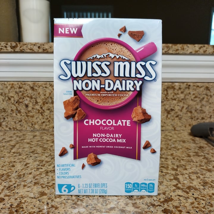 photo of Swiss Miss Chocolate Non-Dairy Hot Cocoa Mix shared by @alyssaa on  18 Oct 2022 - review