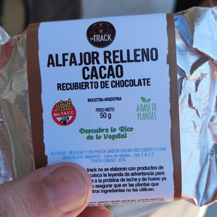 photo of On Track Alfajor Relleno Cacao shared by @javisid on  04 Feb 2022 - review