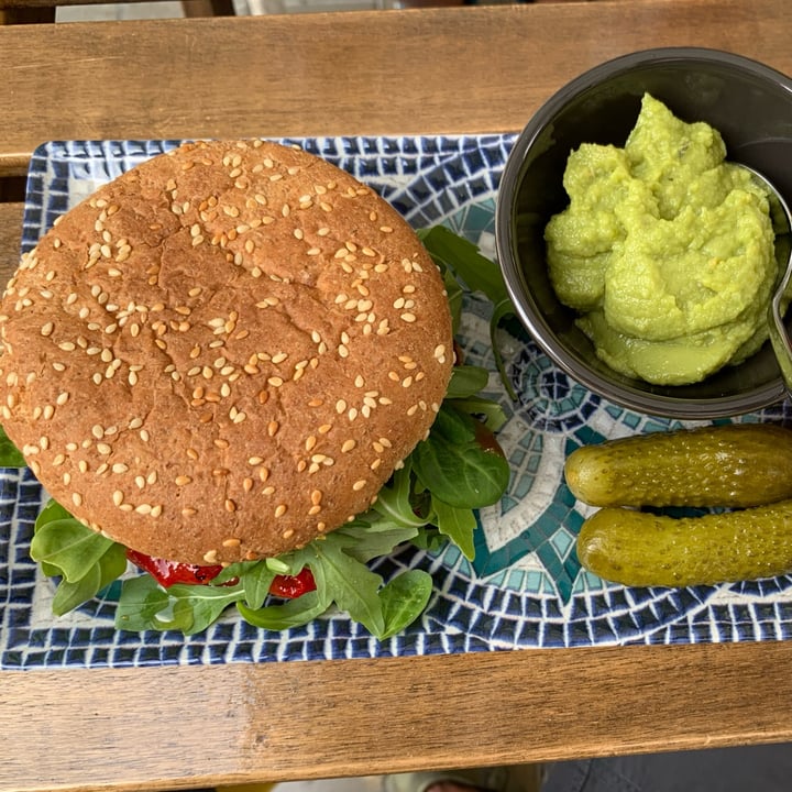 review photo of REVIV Vegburguesa shared by @elrengo08 on 29 Oct 2021 - review