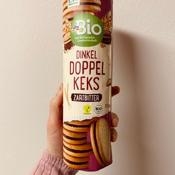 review photo of dmBio Dinkel Doppelkeks Zartbitter shared by @isabelbii on 18 May 2022 - review