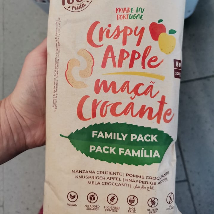 photo of Fruut Crispo Apple shared by @jacquelinezibordi on  29 Apr 2022 - review