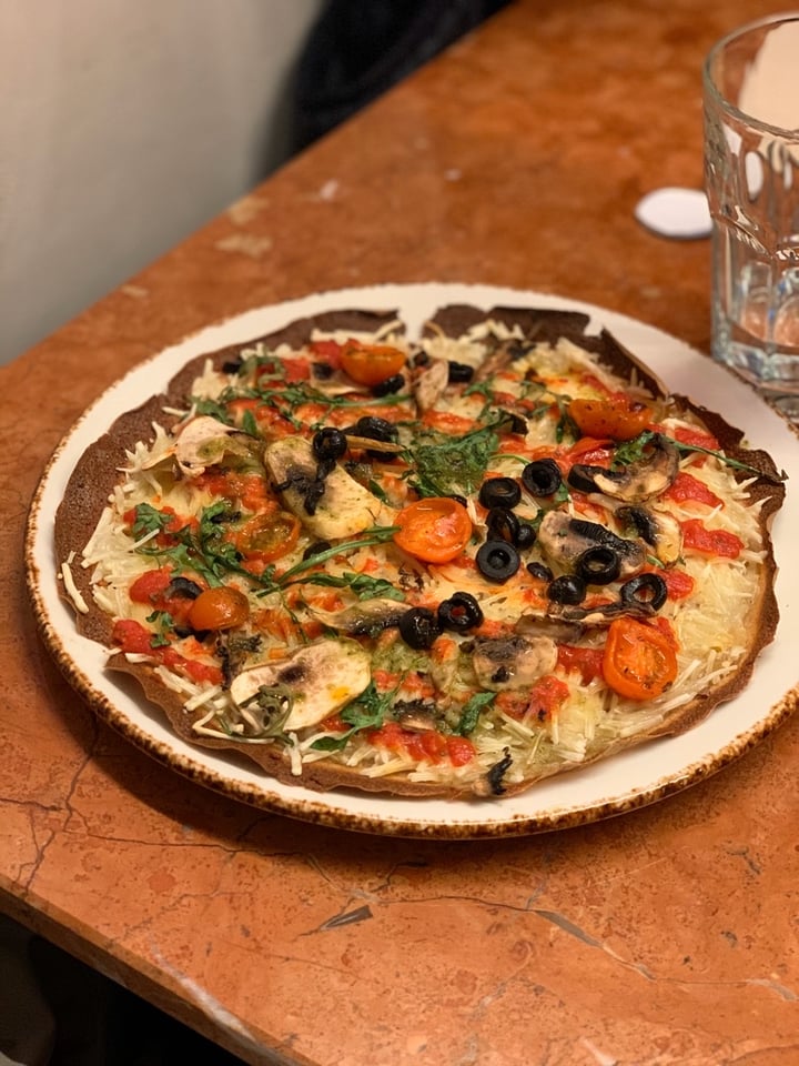 photo of Naked and Sated Veggie Pizza shared by @jesusmf23 on  08 Mar 2020 - review