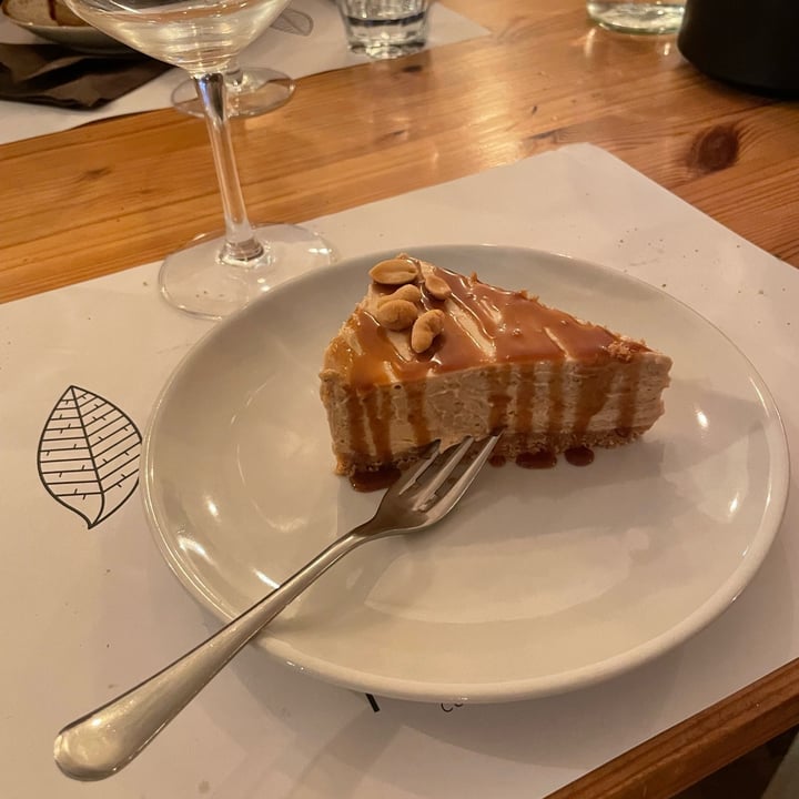 photo of Nativa Ristorante Cheesecake al burro di arachidi e caramello salato shared by @valerio2791 on  08 Sep 2022 - review