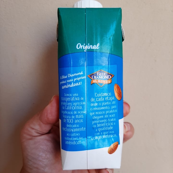review photo of blue diamond almonds Almond Breeze Chocolate shared by @sgarbosa on 29 Jun 2022 - review