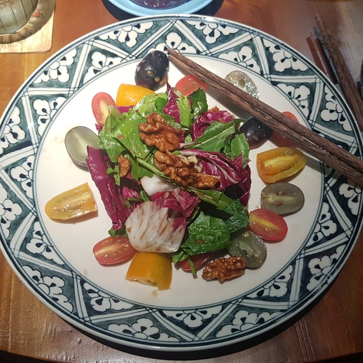 photo of Củ và Rễ - A Vegan Restaurant Salad mixture shared by @transit-future on  16 Dec 2020 - review