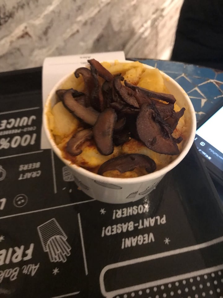 photo of Beatnic - SoHo Mac And Cheese With Shiitake Bacon shared by @sapphicmedusa on  18 Nov 2019 - review