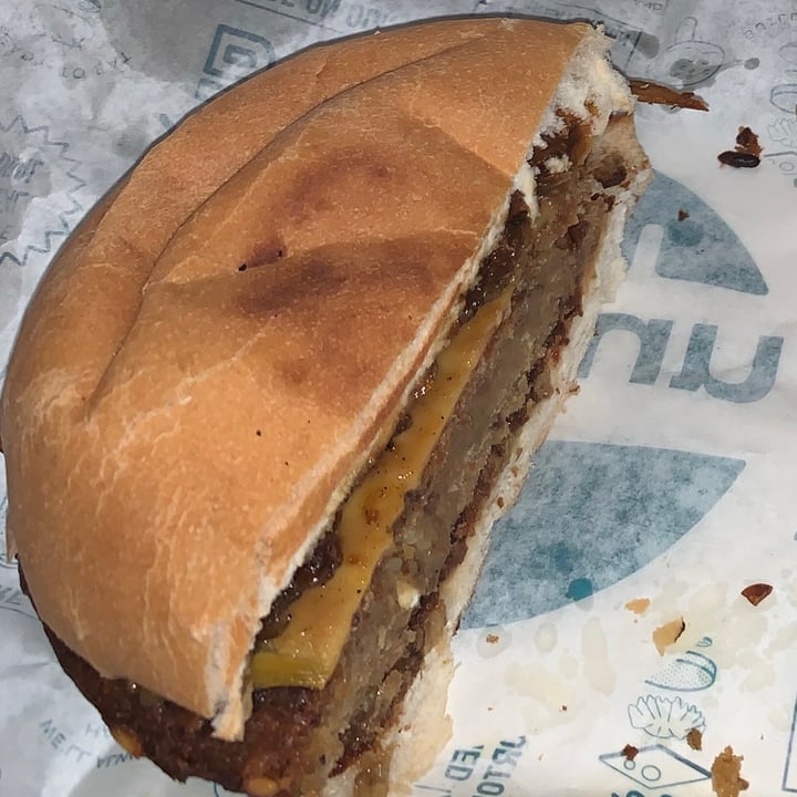 photo of On Bun Plant Based Burgers BBQ Burger shared by @leeponce on  21 Dec 2020 - review