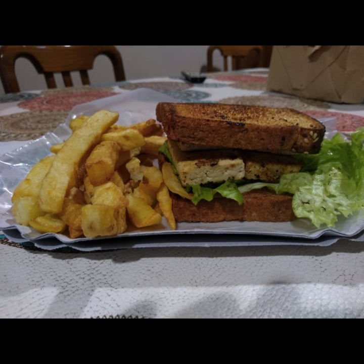 photo of Palotes Comida Sandwich vegan shared by @micaelacolodro on  25 Jun 2020 - review