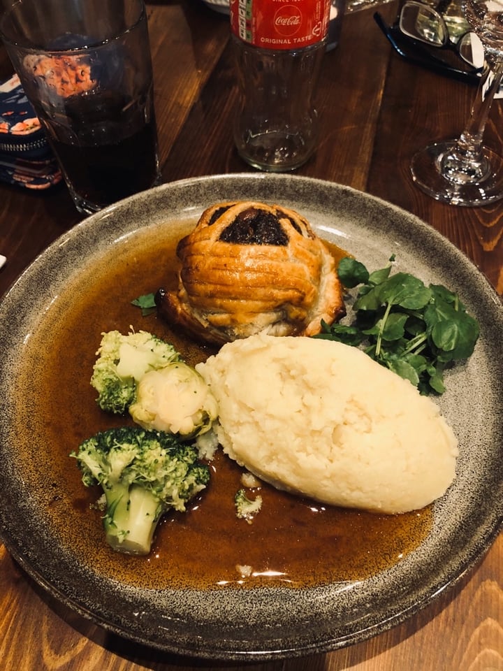 photo of The Chatsworth Nut Wellington shared by @veganlivvy on  10 Jan 2020 - review