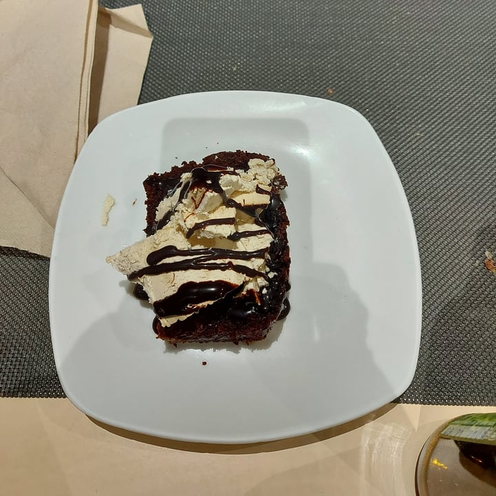 photo of Bambú Brownie con helado shared by @antiaac- on  18 Oct 2020 - review