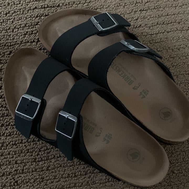 photo of Birkenstock Arizona vegan black shared by @mkindness on  09 Apr 2022 - review