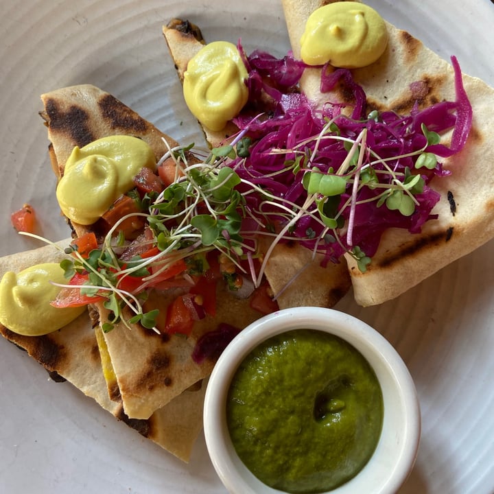 photo of Bar Verde Grilled Quesadilla shared by @beatrizvegan on  28 Aug 2021 - review