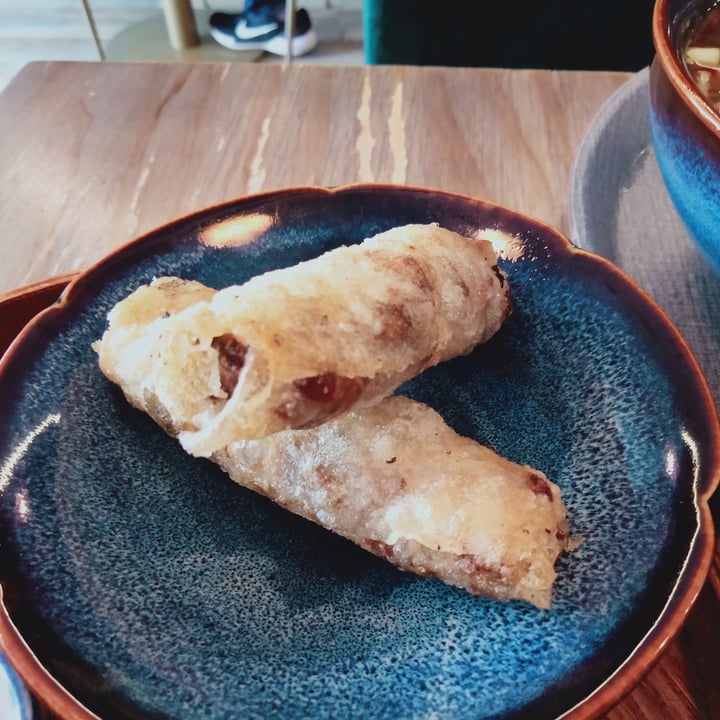 photo of The Kind Bowl spring roll shared by @veganspicegirl on  06 Oct 2021 - review