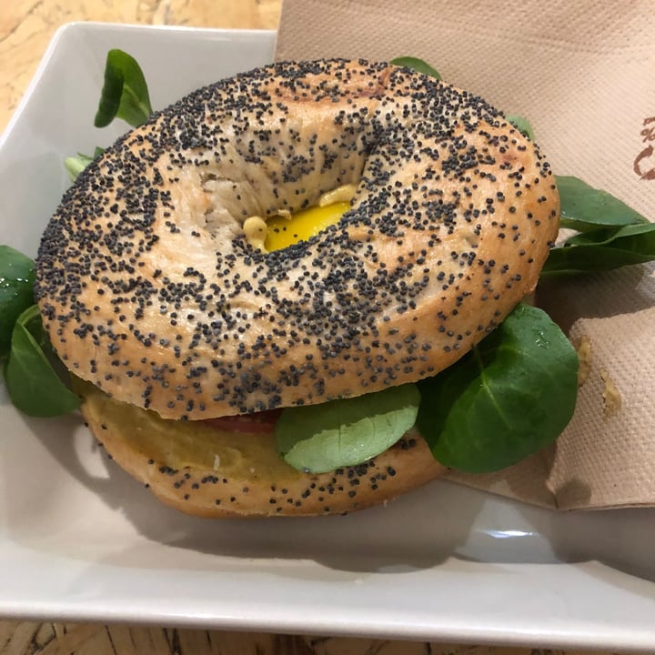 photo of Nappuccino Café Bagel vegano shared by @srta-marta on  15 Apr 2022 - review