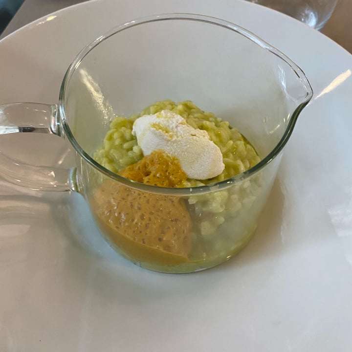 photo of Alice e Viola - Cucina vegetale risotto mantegato al formaggio di mandorle shared by @sinella on  15 Oct 2022 - review