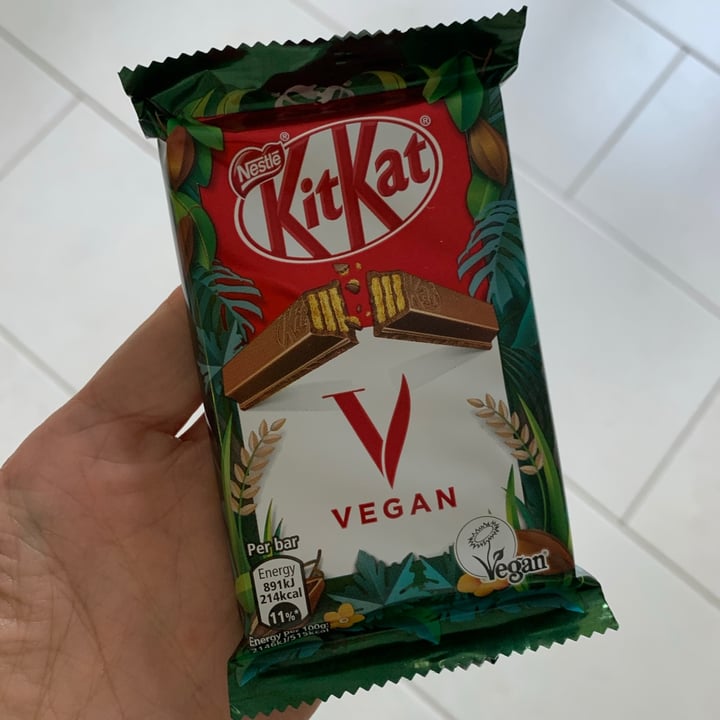 review photo of Nestlé Kitkat Vegan shared by @veganosa on 07 Jul 2021 - review