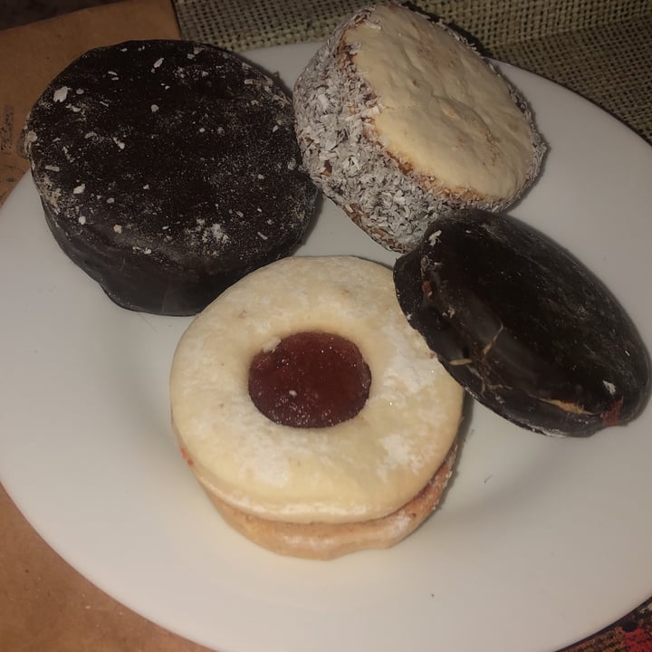 photo of El búho panadería Alfajores shared by @antorusso on  04 Aug 2020 - review