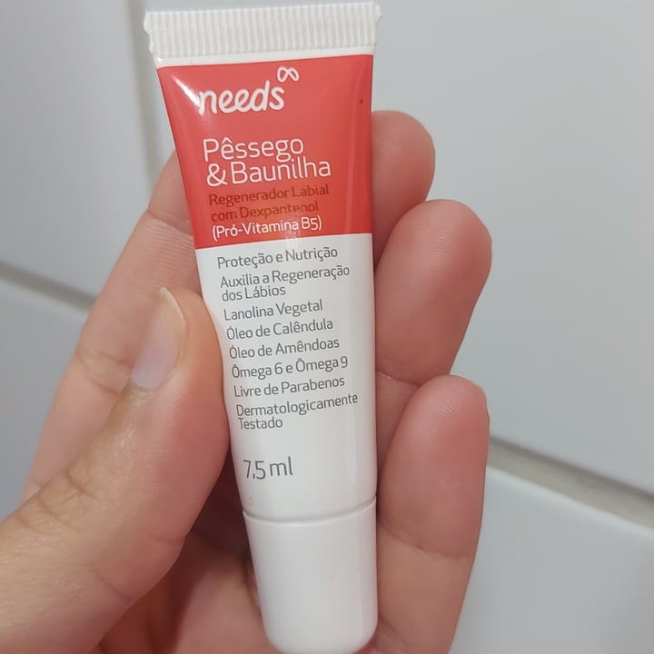 photo of Needs regenerador labial shared by @luisefranca on  22 Apr 2022 - review