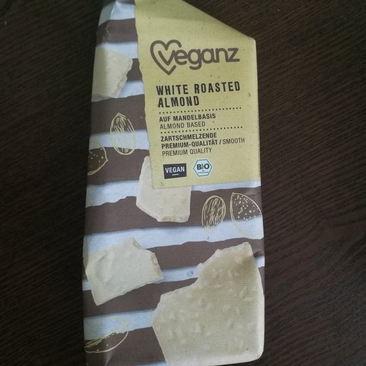photo of Veganz White Roasted Almond White Chocolate shared by @breey on  28 Apr 2022 - review